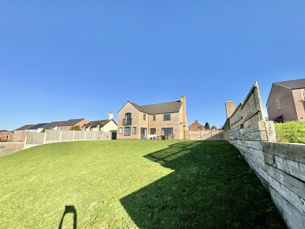 Stafford Road, Woodseaves, ST20