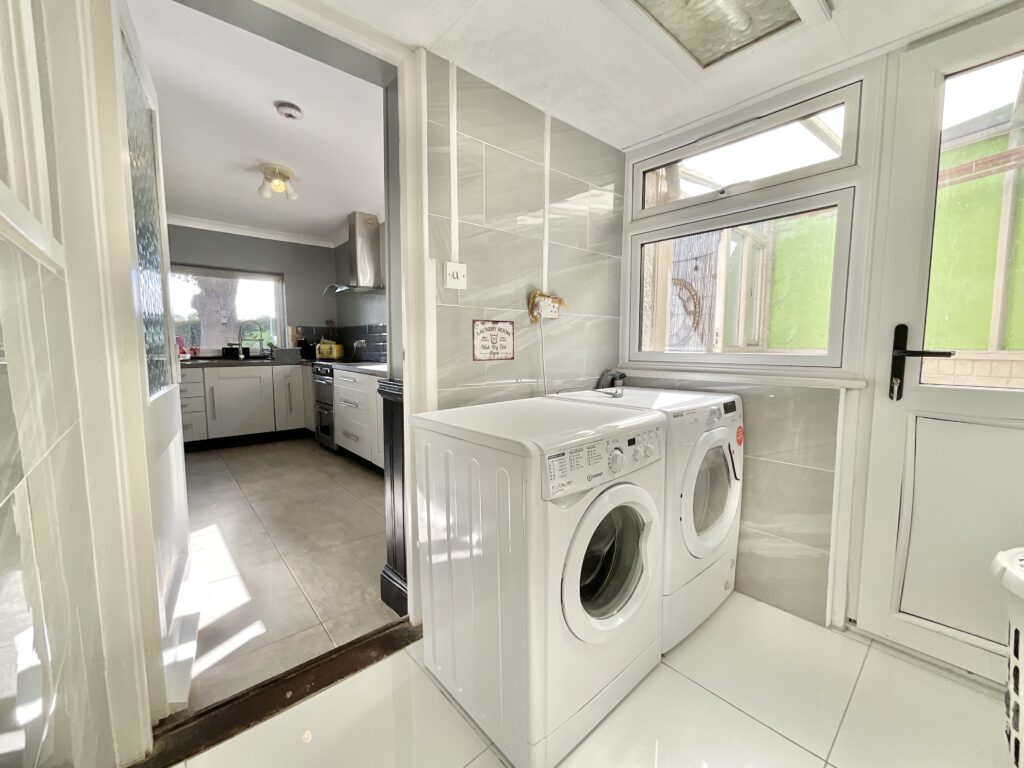 Long Lane, Derrington, ST18
