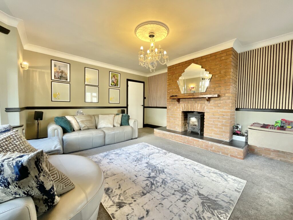 Long Lane, Derrington, ST18