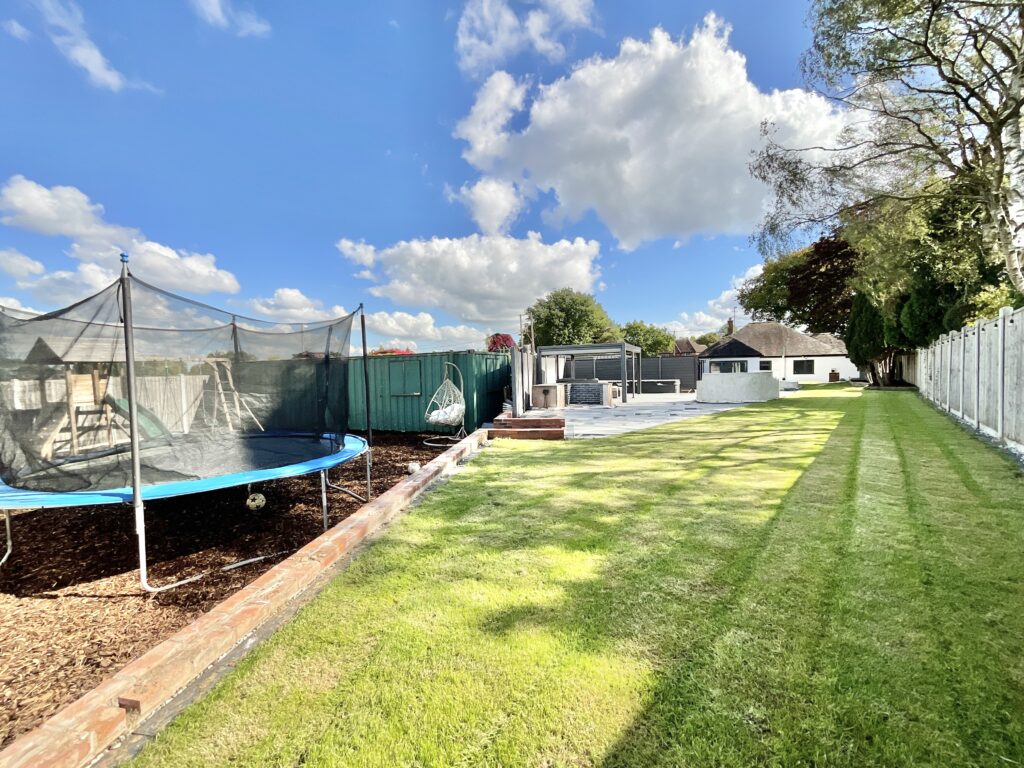 Long Lane, Derrington, ST18