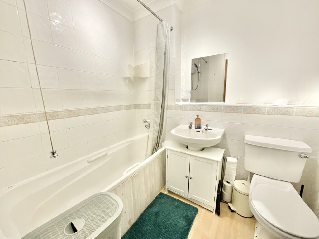 Chestnut Grove, Stone, ST15