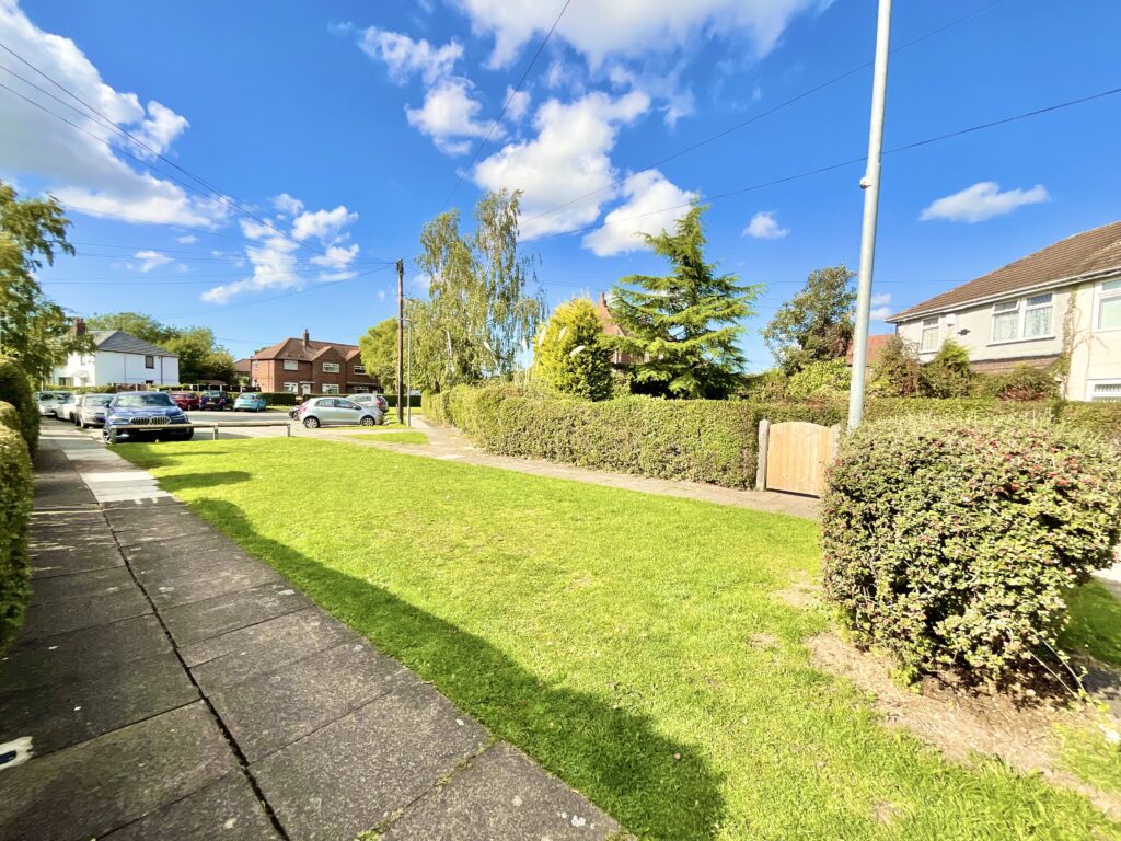 Woodford Close, Crewe, CW2