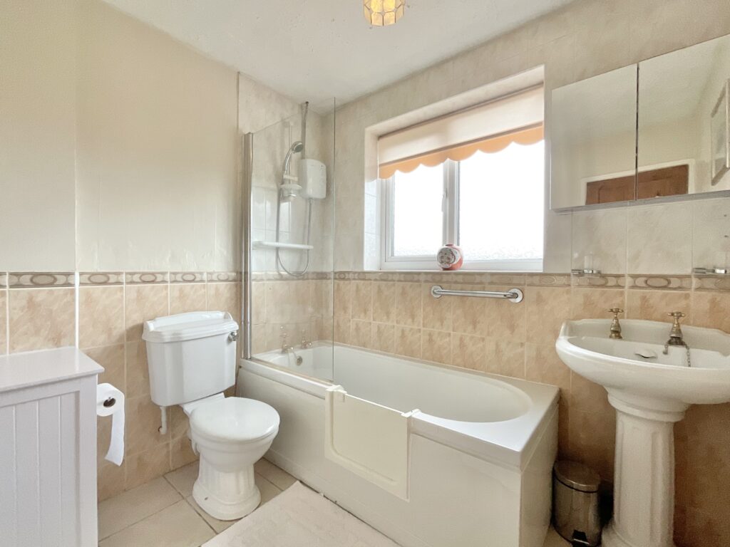 Kings Drive, Wistaston, CW2