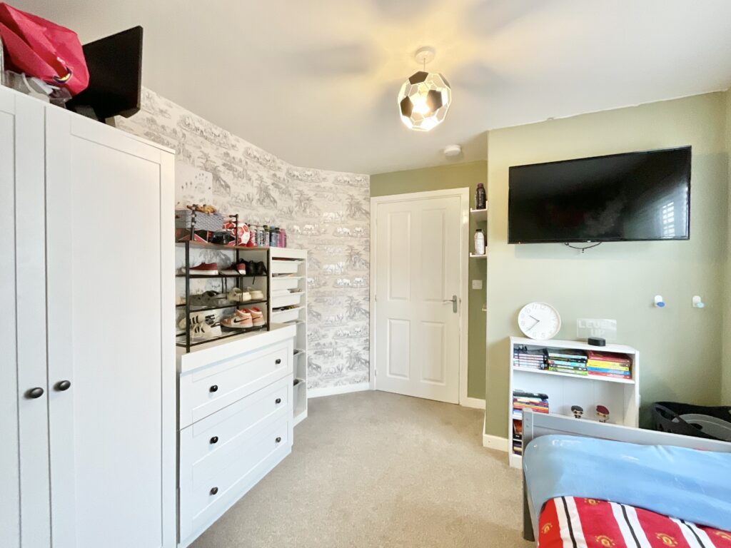 Harris View, Stone, ST15