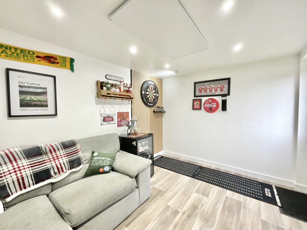 Harris View, Stone, ST15