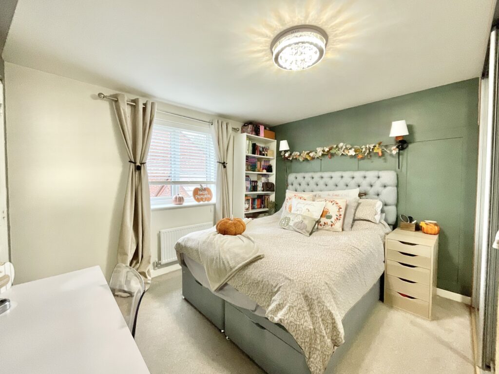 Harris View, Stone, ST15