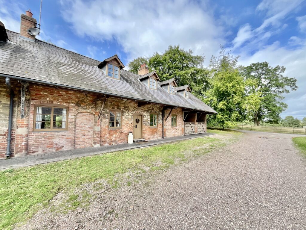 Shugborough, White Barn Farm, ST17