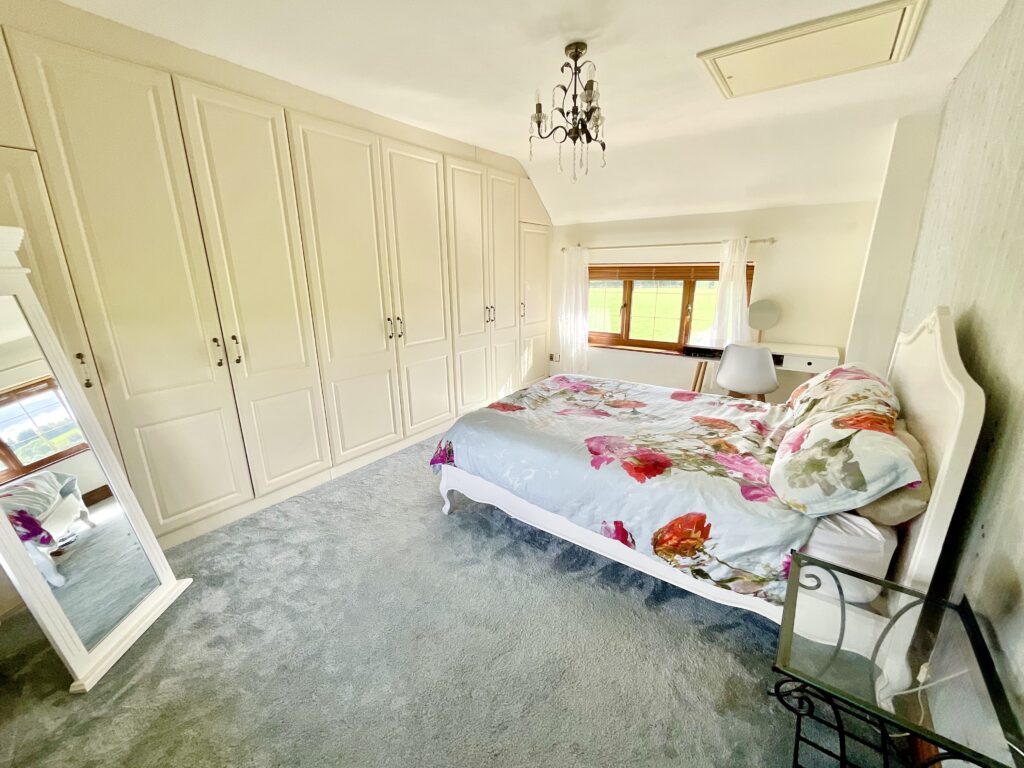 Outlanes, Meaford, ST15