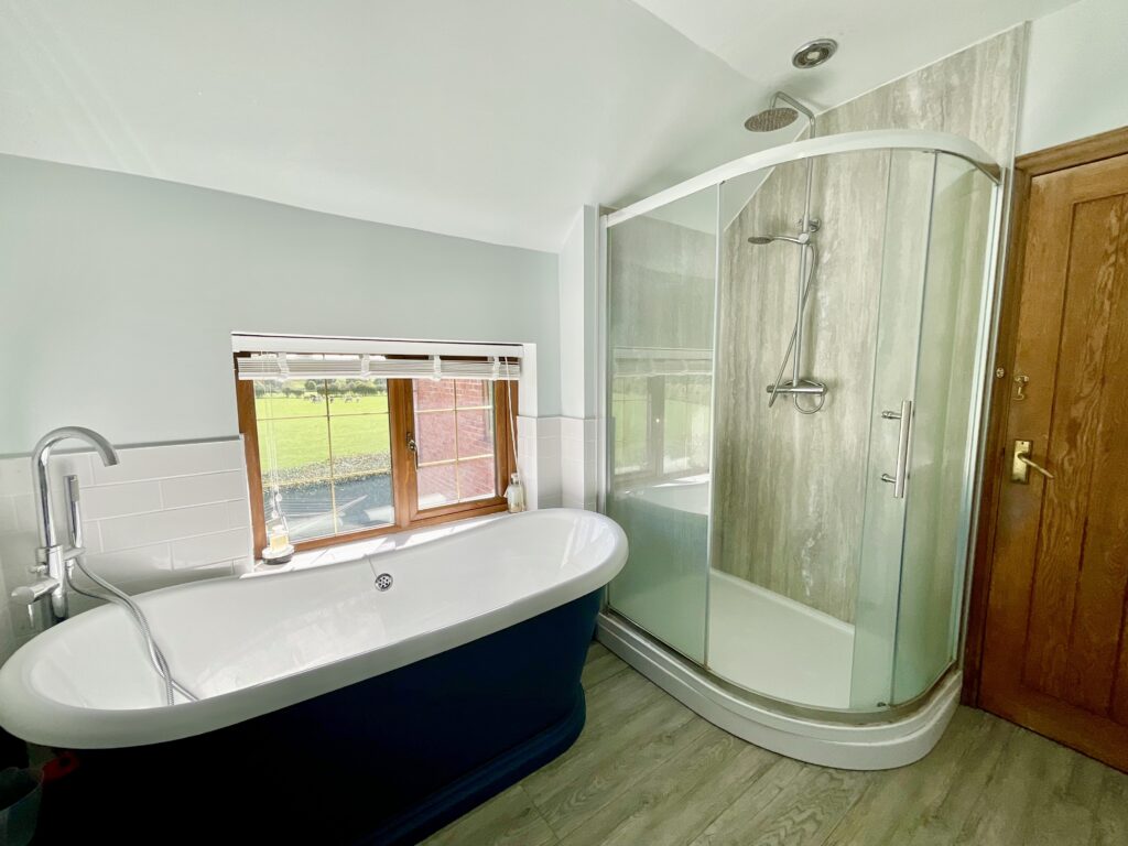 Outlanes, Meaford, ST15