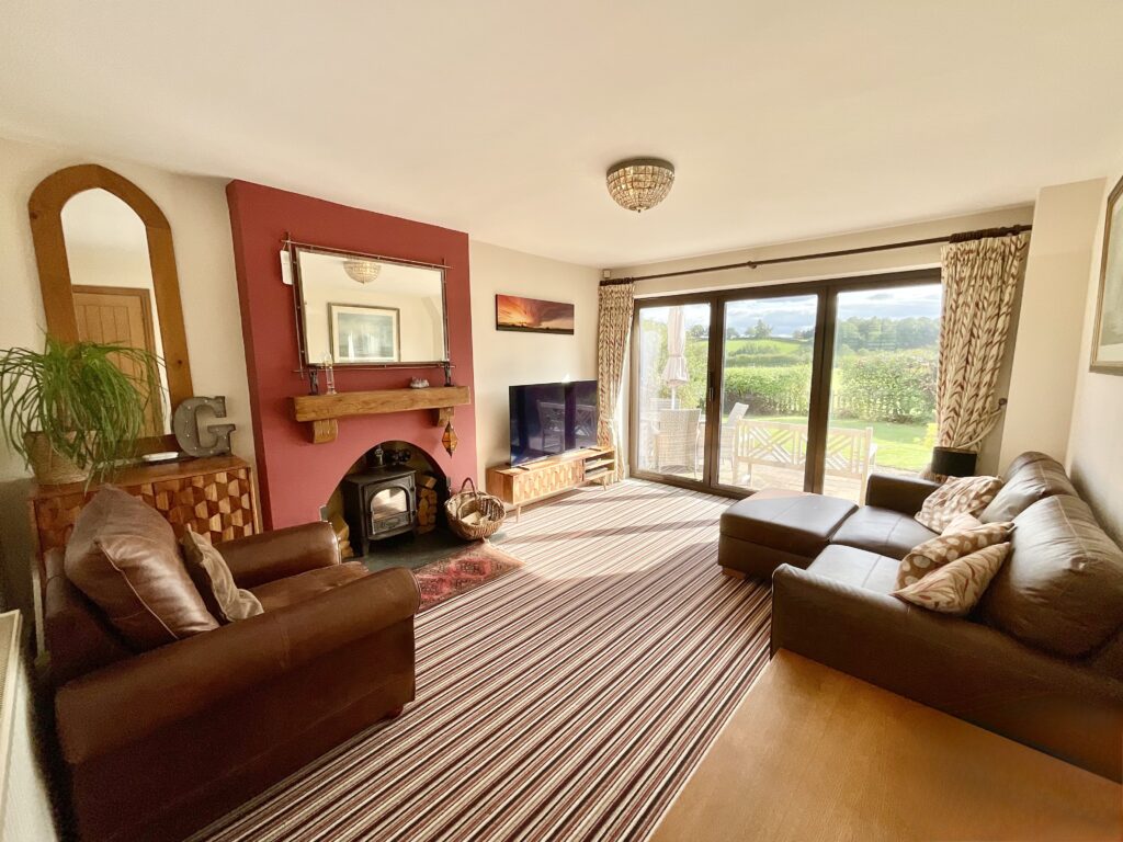 Outlanes, Meaford, ST15