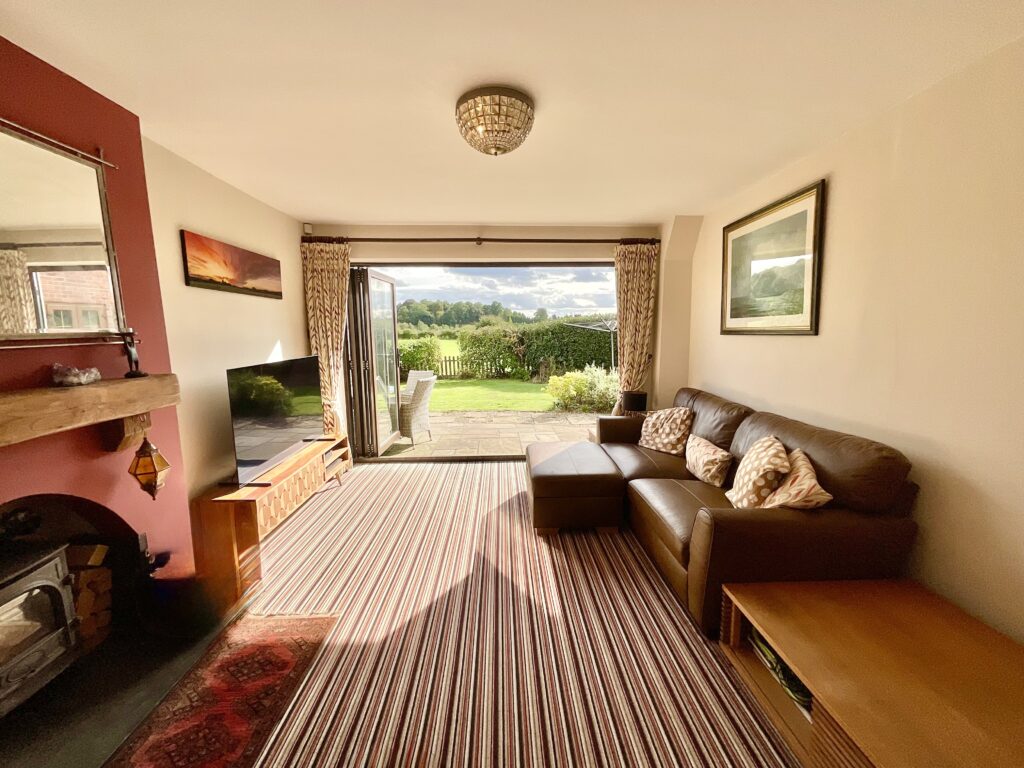 Outlanes, Meaford, ST15