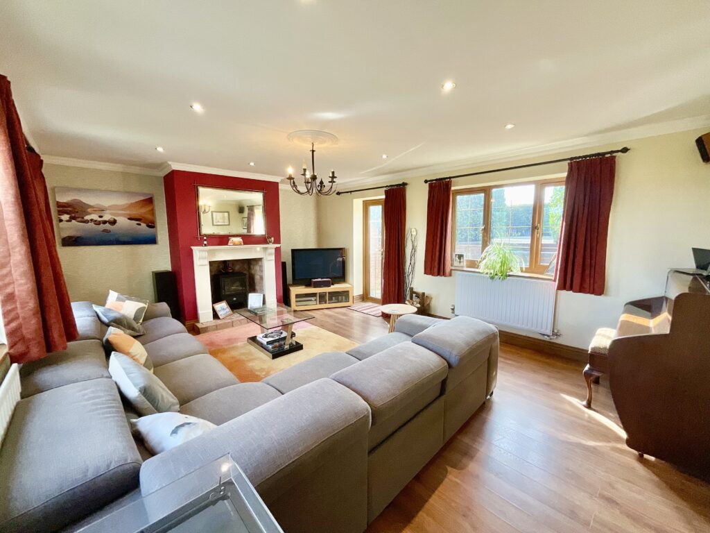 Outlanes, Meaford, ST15