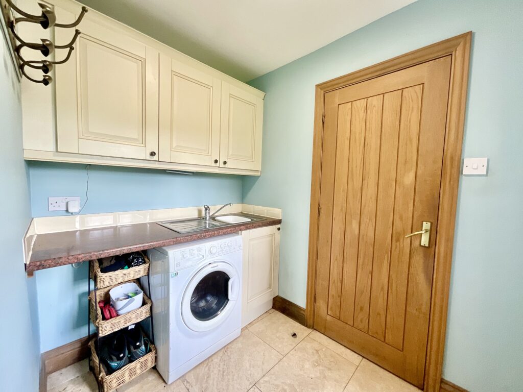 Outlanes, Meaford, ST15