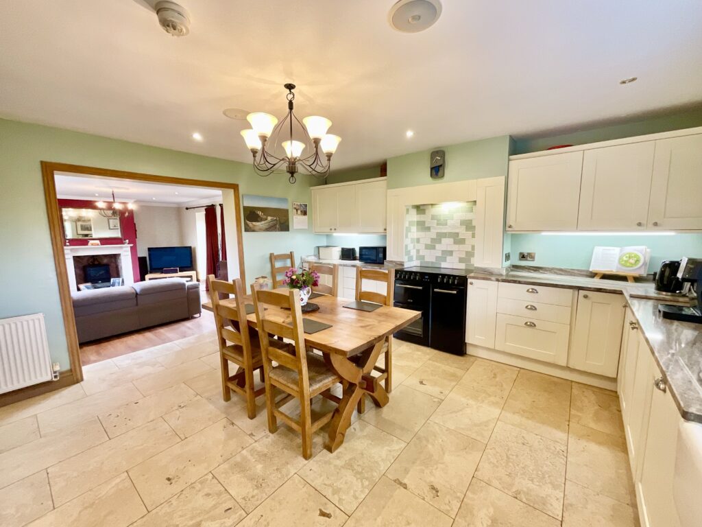 Outlanes, Meaford, ST15