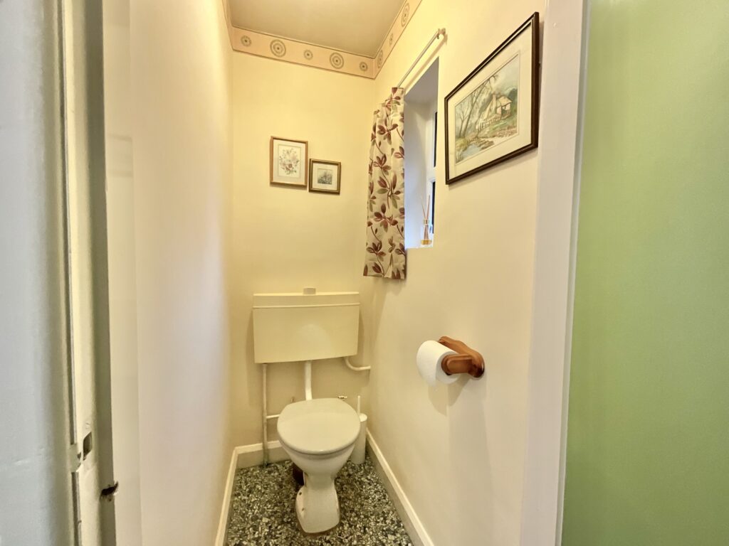The Avenue, Cheadle, ST10