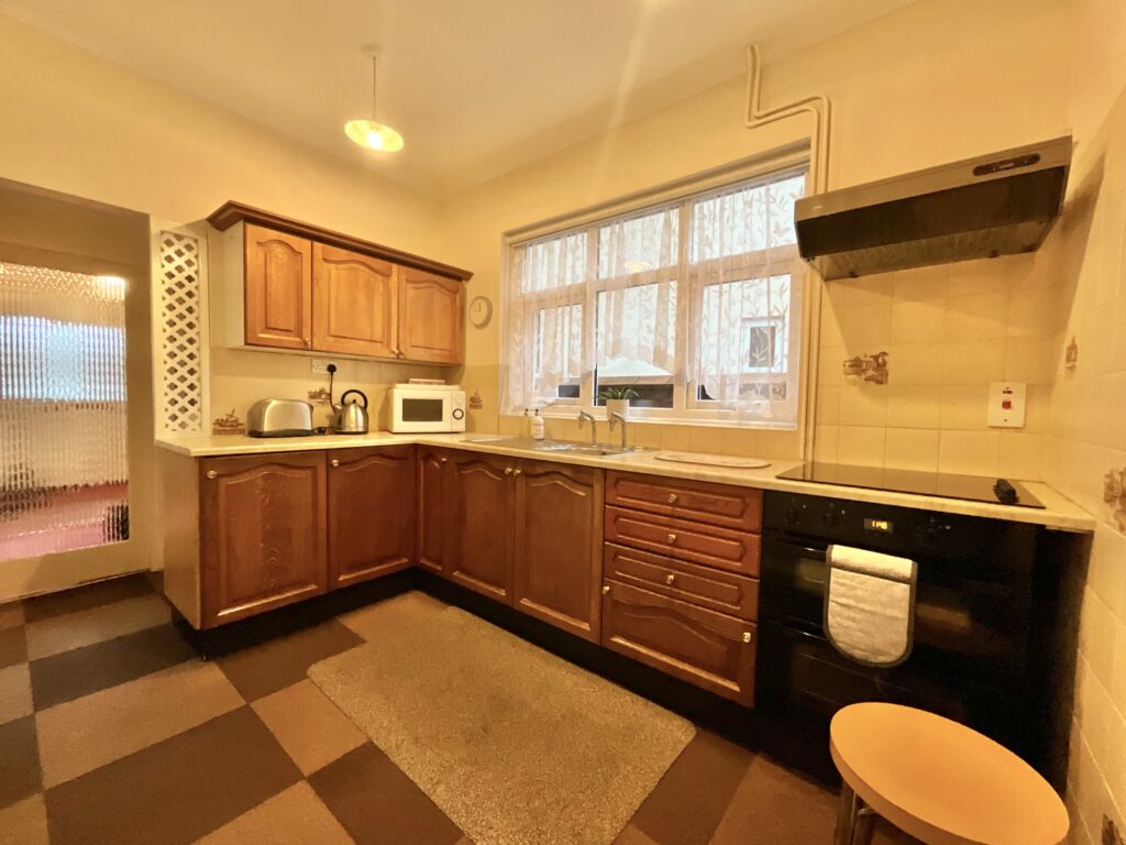 The Avenue, Cheadle, ST10