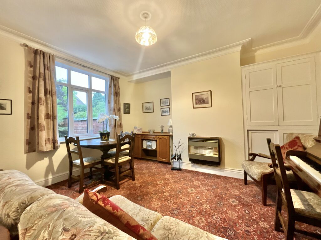 The Avenue, Cheadle, ST10