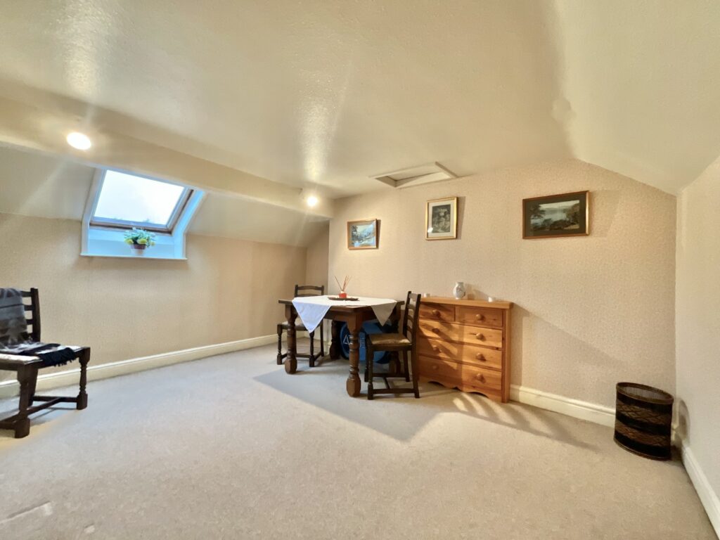 The Avenue, Cheadle, ST10