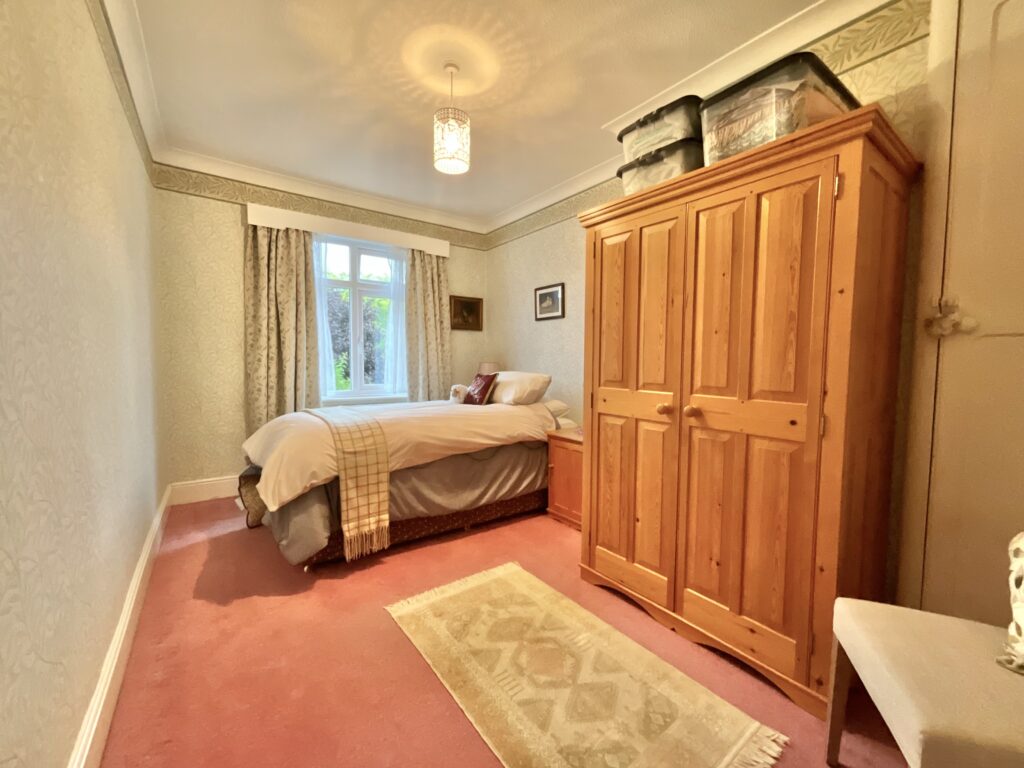 The Avenue, Cheadle, ST10