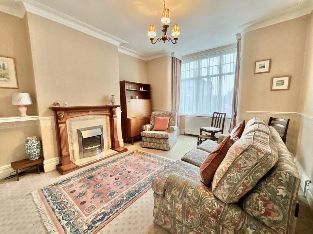 The Avenue, Cheadle, ST10