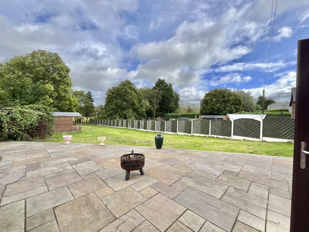 Uttoxeter Road, Blythe Bridge, ST11