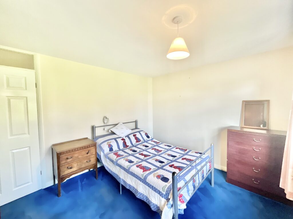 Lockwood Road, Kingsley Holt, ST10