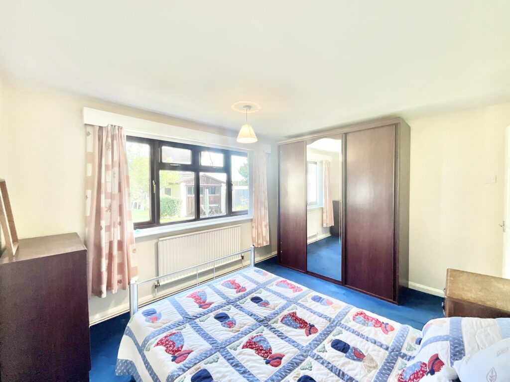 Lockwood Road, Kingsley Holt, ST10