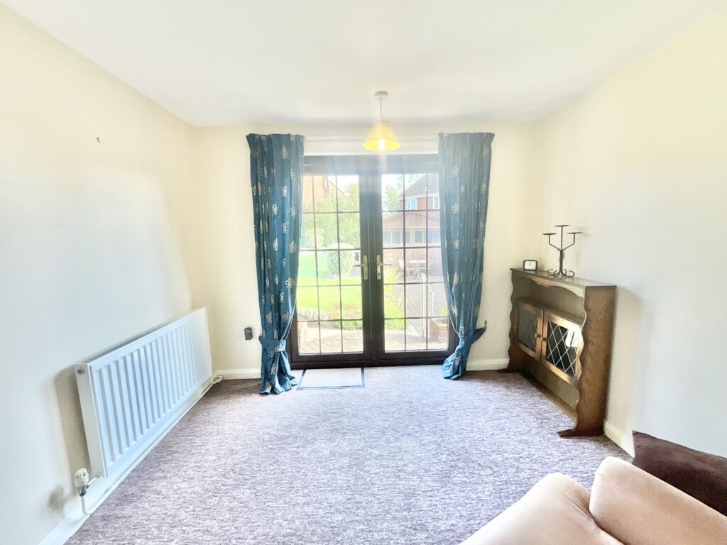 Lockwood Road, Kingsley Holt, ST10