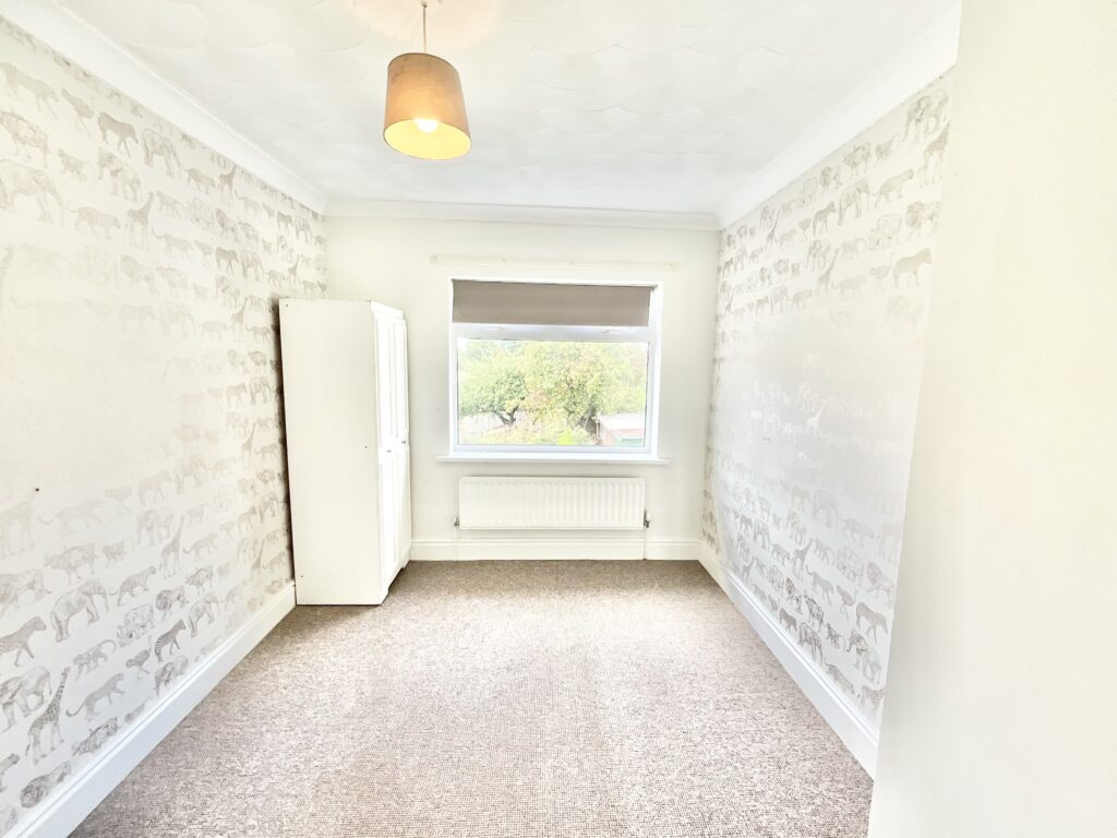Stuart Avenue, Draycott, ST11