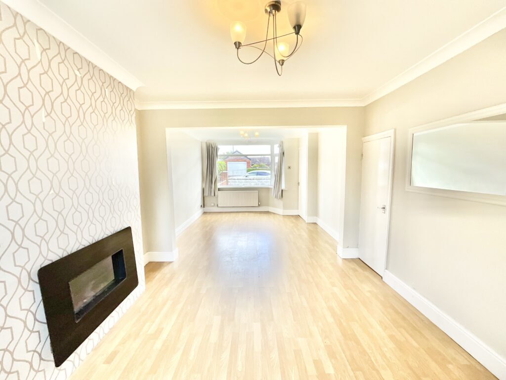 Stuart Avenue, Draycott, ST11