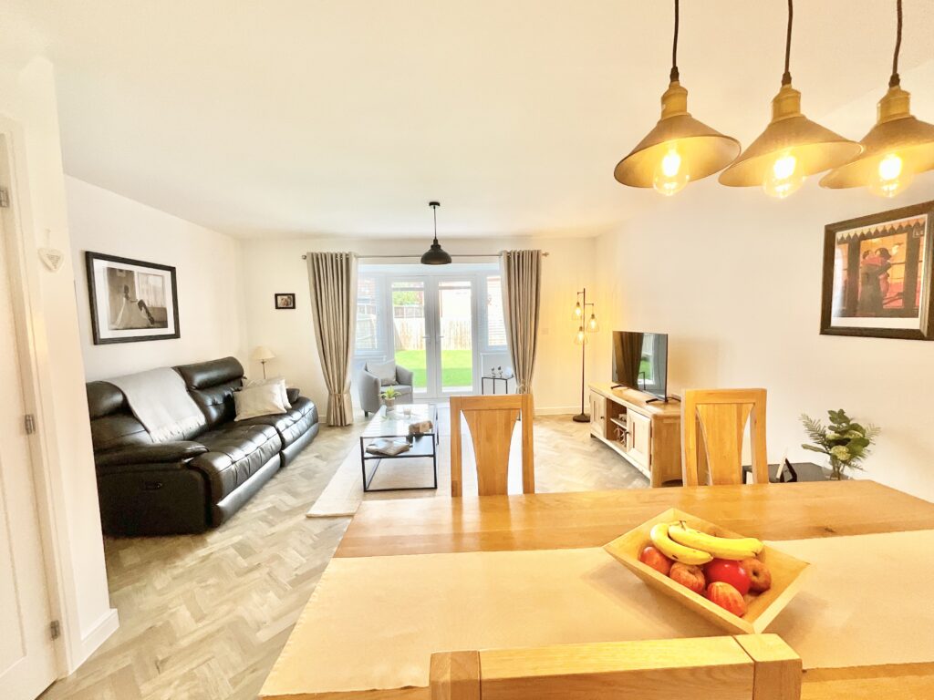 Queen Street, Cheadle, ST10