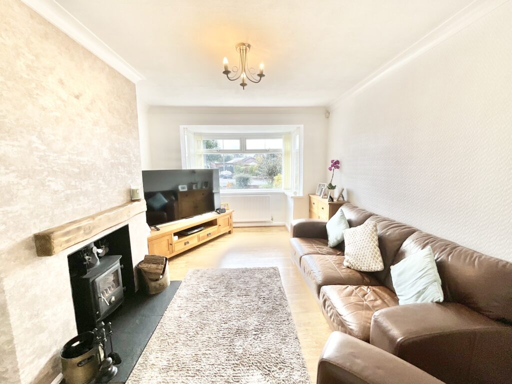 New Avenue, Draycott, ST11