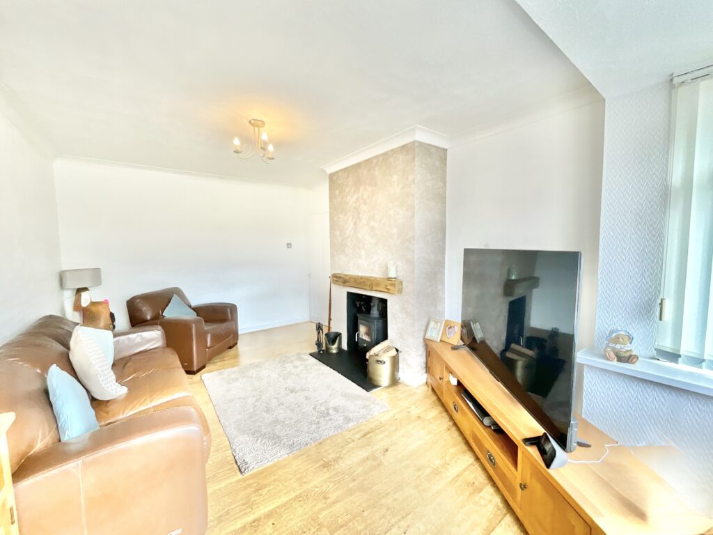New Avenue, Draycott, ST11