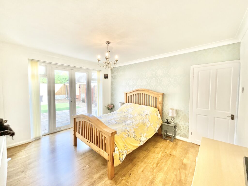New Avenue, Draycott, ST11