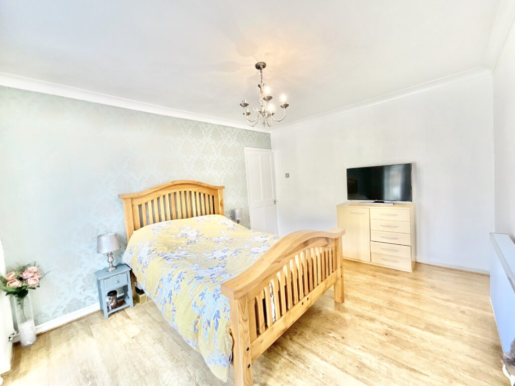 New Avenue, Draycott, ST11