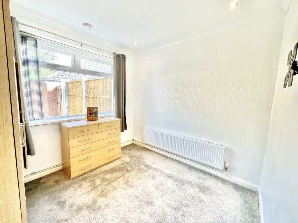 New Avenue, Draycott, ST11