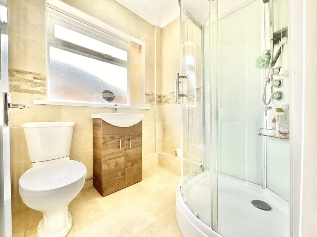 New Avenue, Draycott, ST11