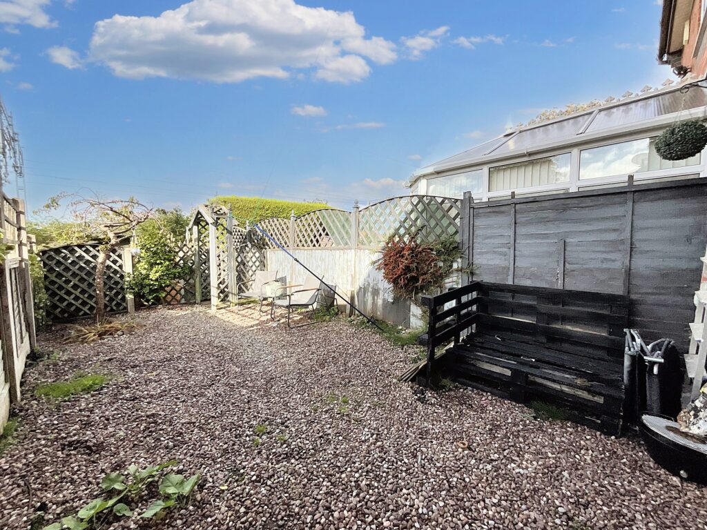 Chestnut Grove, Stone, ST15