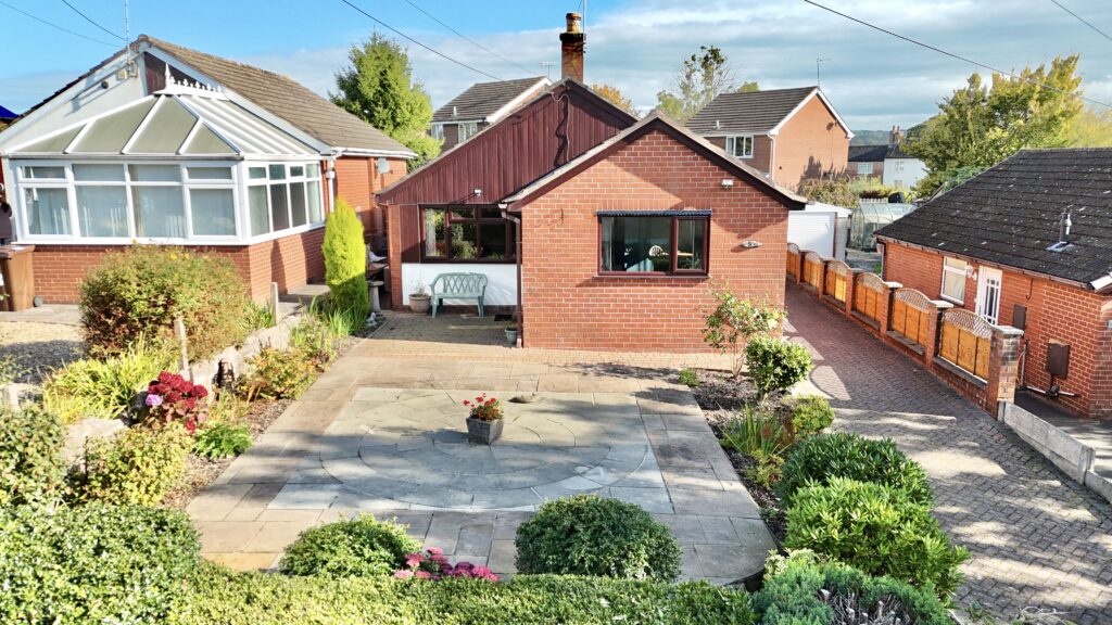Lockwood Road, Kingsley Holt, ST10