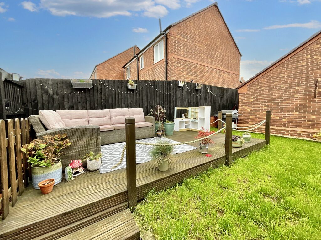 Harris View, Stone, ST15