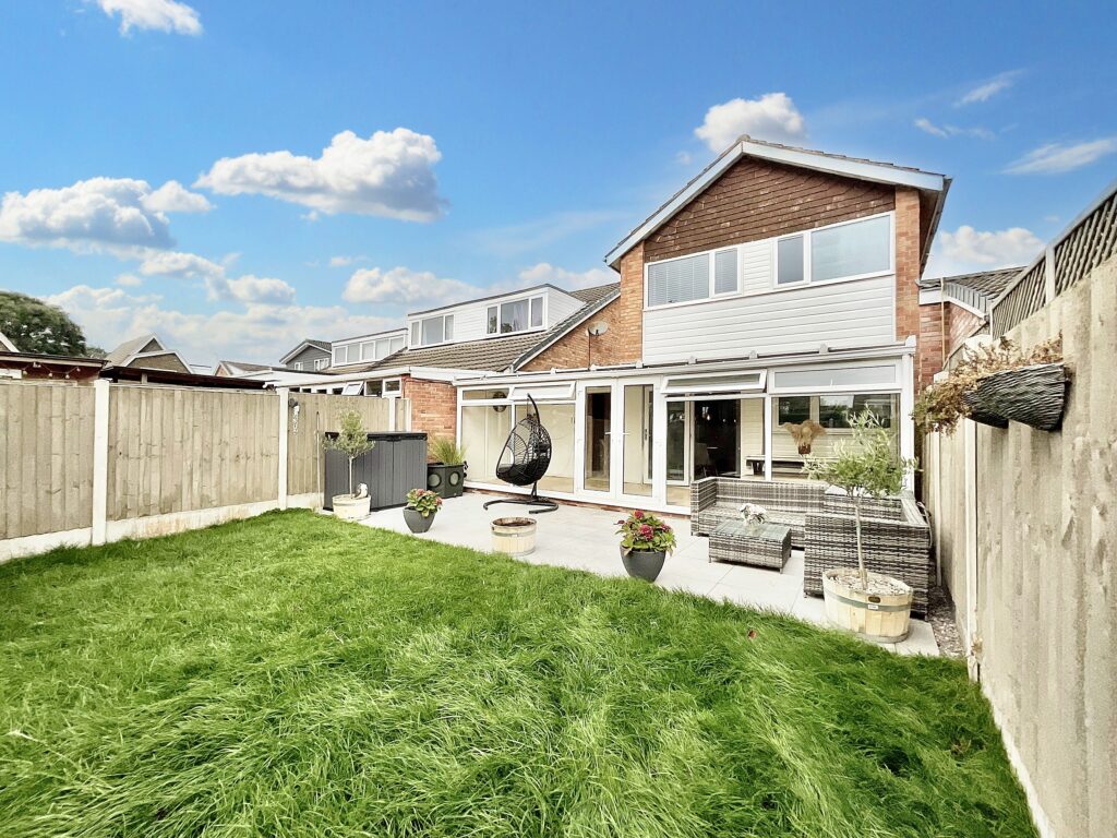 Lawnsfield Walk, Stafford, ST16