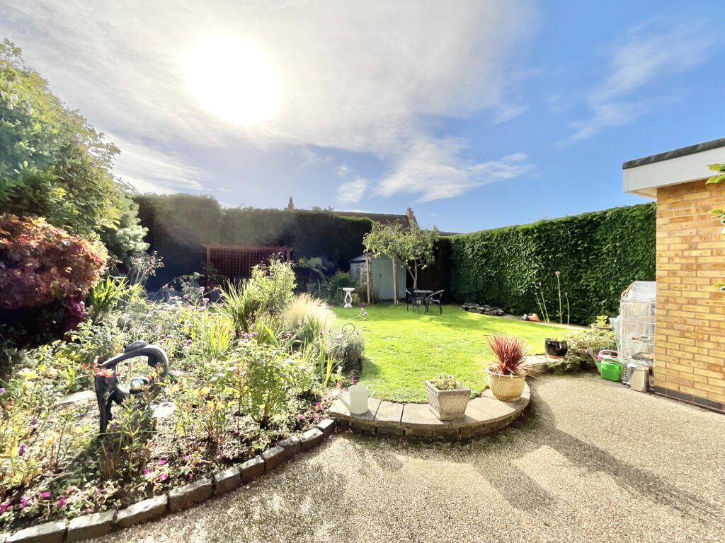 Meadow Lane, Derrington, ST18