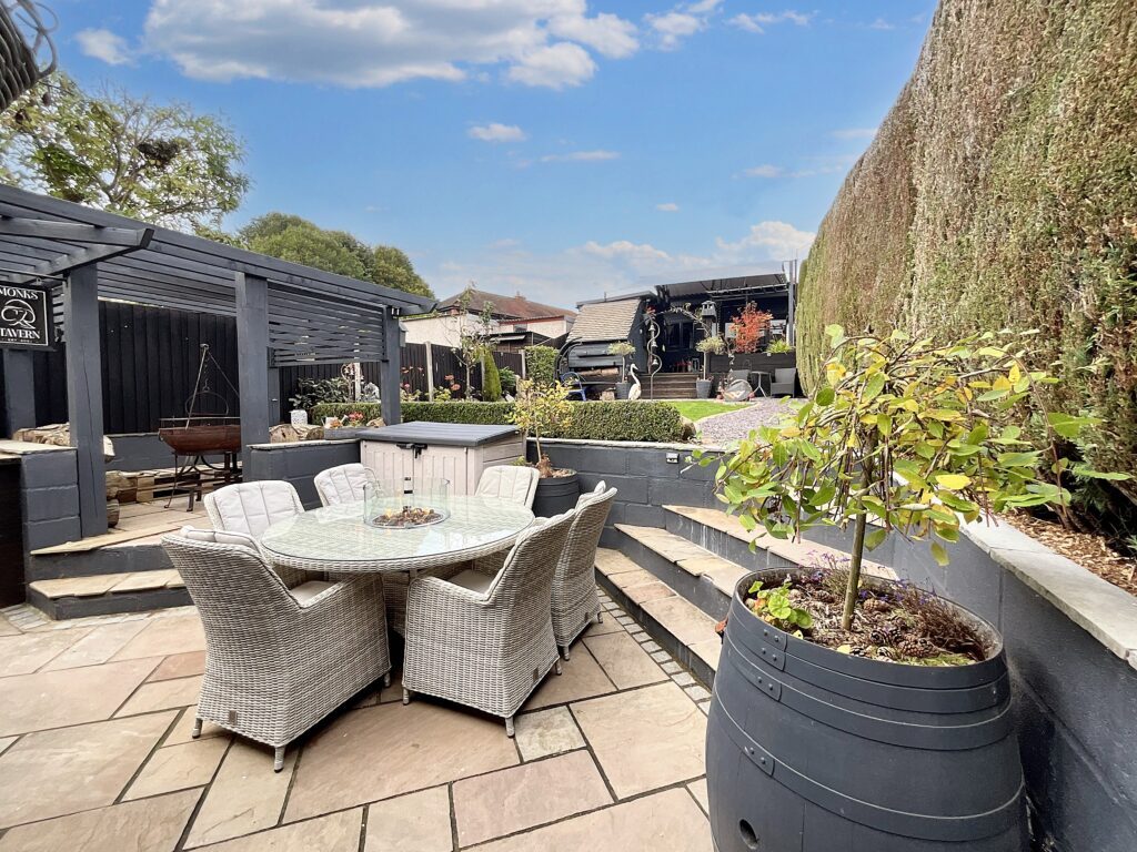 Oakamoor Road, Cheadle, ST10