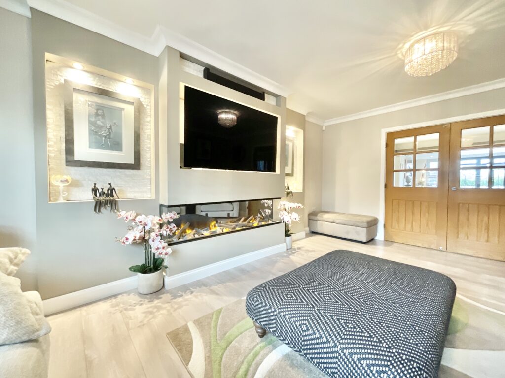 Lakesedge, Stone, ST15