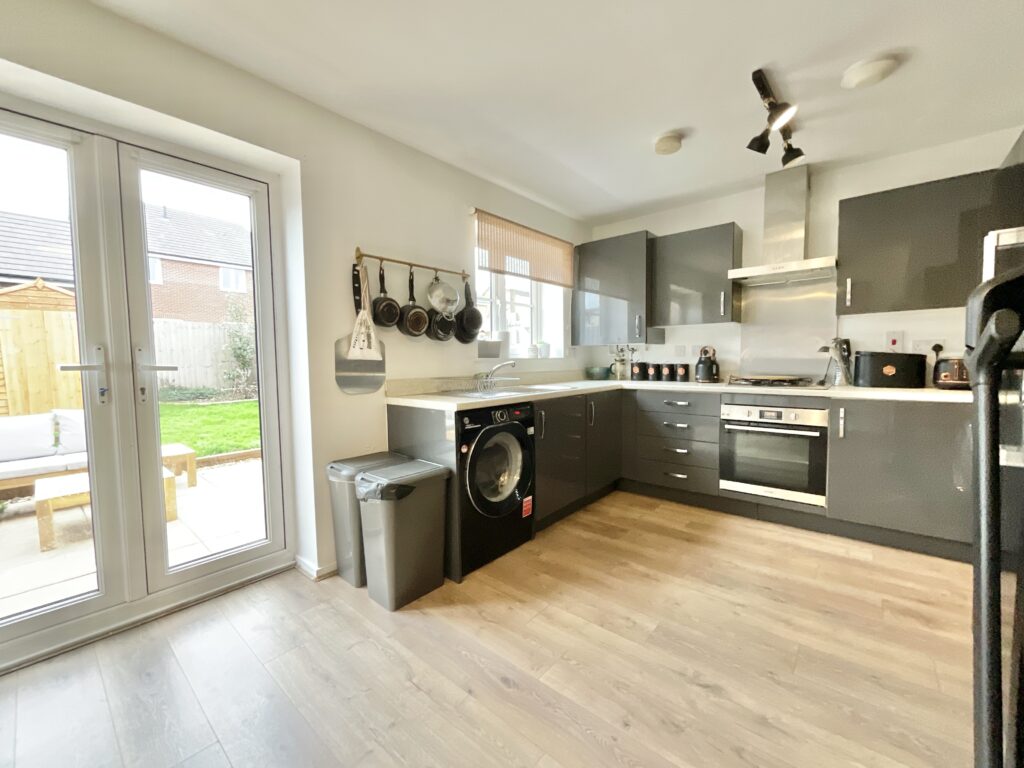 Gateway Avenue, Baldwins Gate, ST5