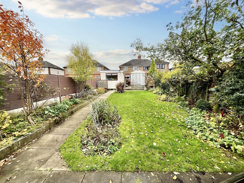 Dilhorne Road, Forsbrook, ST11