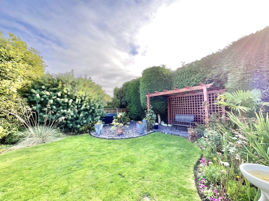 Meadow Lane, Derrington, ST18