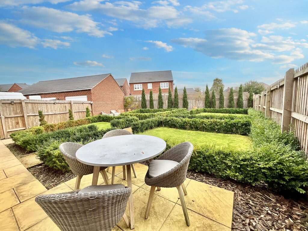 Reddie Close, Rocester, ST14