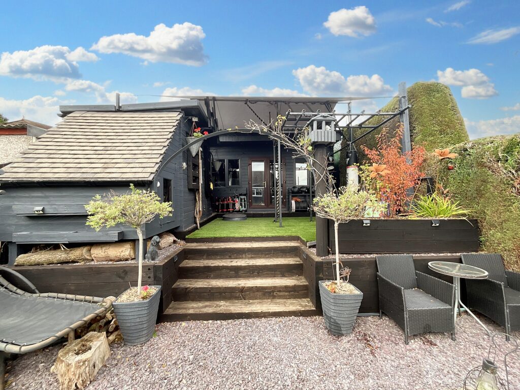 Oakamoor Road, Cheadle, ST10