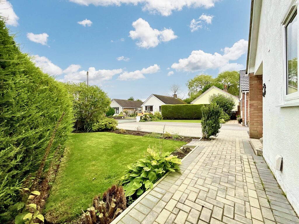 Whitethorn Avenue, Barlaston, ST12